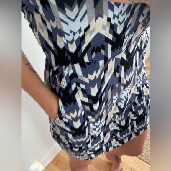 Volcom bodycon mini strapless dress with pockets - Picture 3 of 6